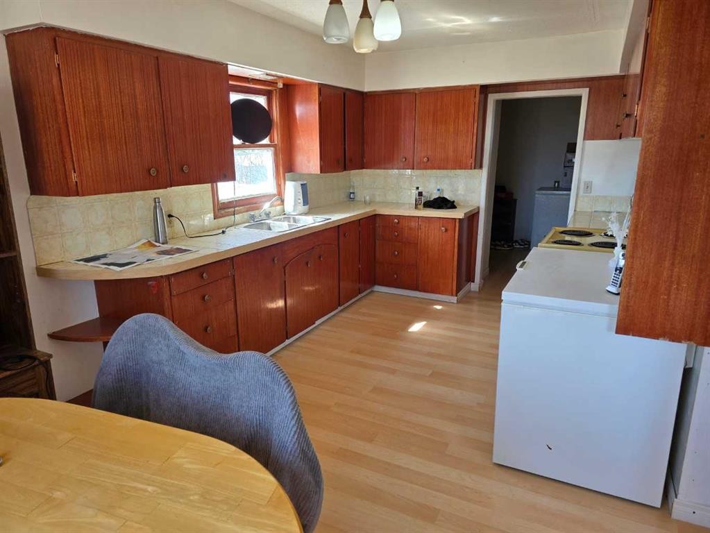 









104


Centre

Street,
Enchant,




AB
T0K 0V0

