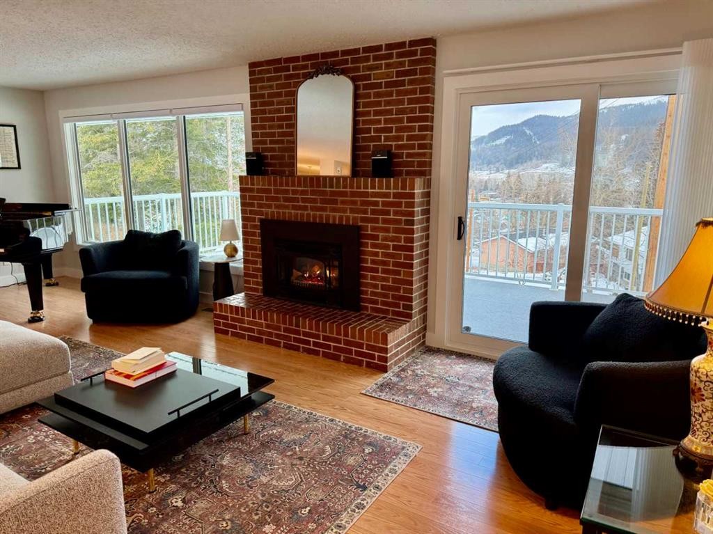 









13521


15

Avenue,
Blairmore,




AB
T0K 0E0

