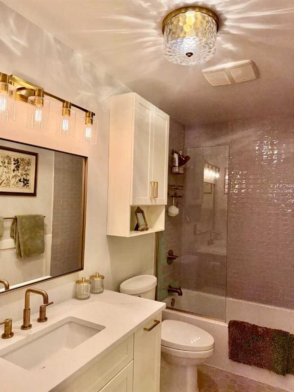 









13521


15

Avenue,
Blairmore,




AB
T0K 0E0

