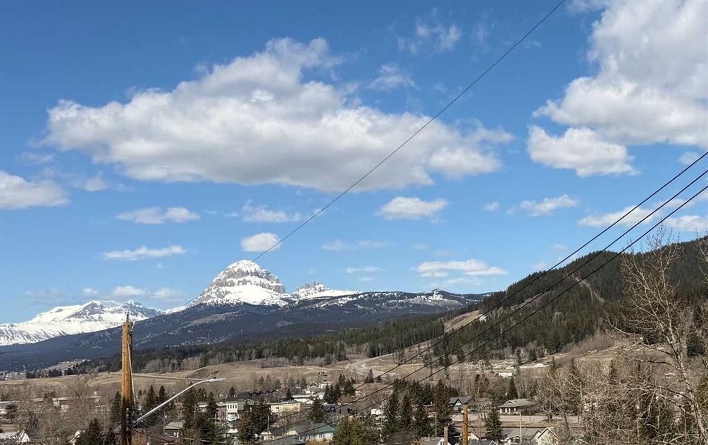 









13521


15

Avenue,
Blairmore,




AB
T0K 0E0

