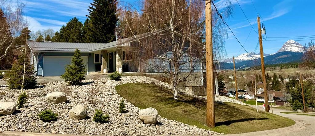 









13521


15

Avenue,
Blairmore,




AB
T0K 0E0

