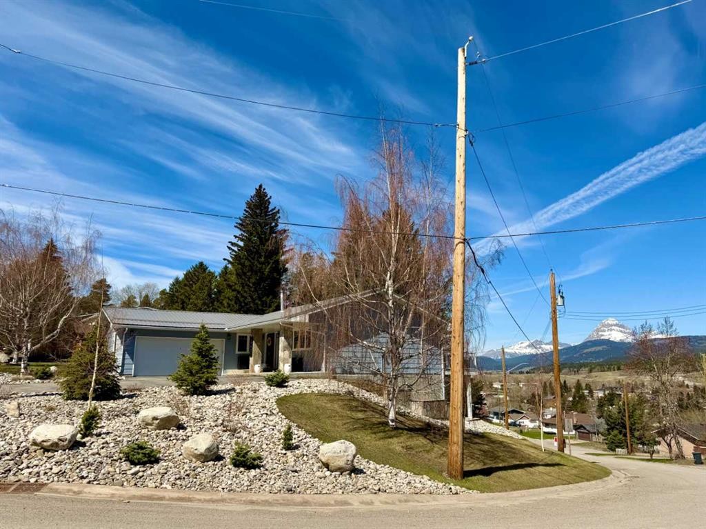 









13521


15

Avenue,
Blairmore,




AB
T0K 0E0

