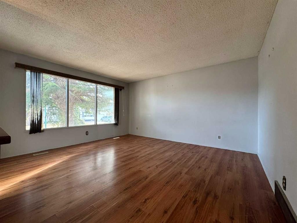 









1251


St Catherine

Road North,
Lethbridge,




AB
T1H 4E9

