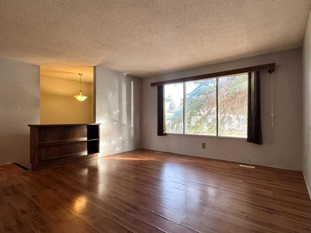 









1251


St Catherine

Road North,
Lethbridge,




AB
T1H 4E9

