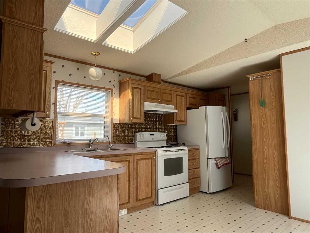 









230


4

Street,
Stirling,




AB
T0K 2E0

