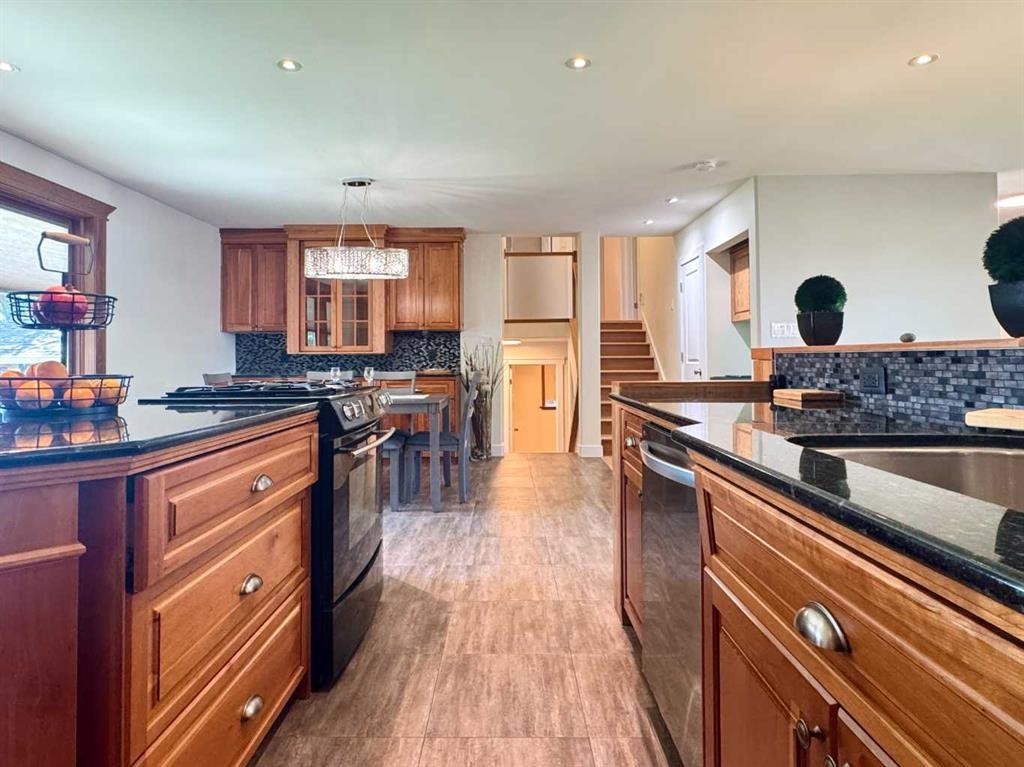









2302


14

Avenue South,
Lethbridge,




AB
T1K 0V5

