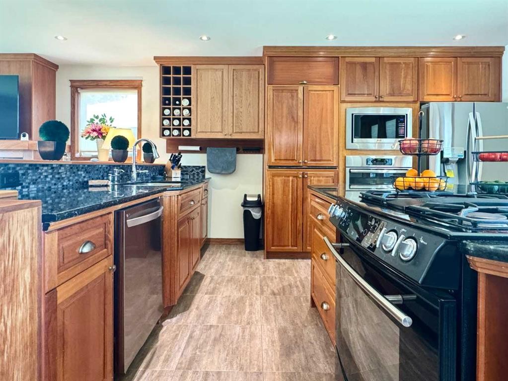 









2302


14

Avenue South,
Lethbridge,




AB
T1K 0V5

