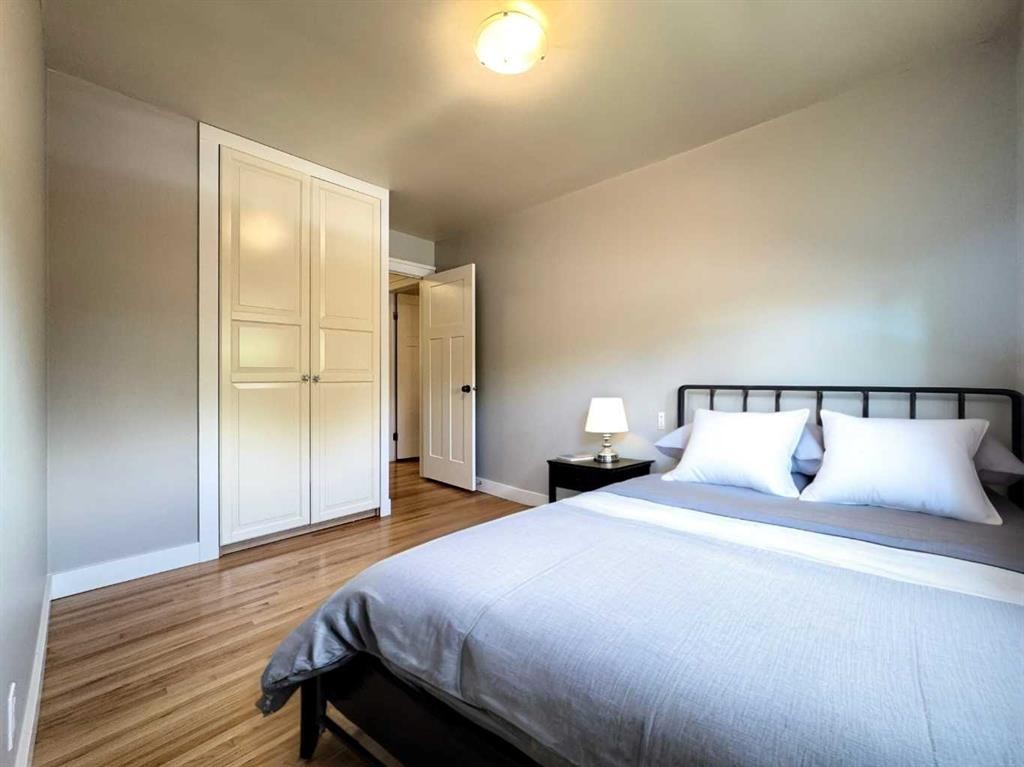 









2302


14

Avenue South,
Lethbridge,




AB
T1K 0V5


