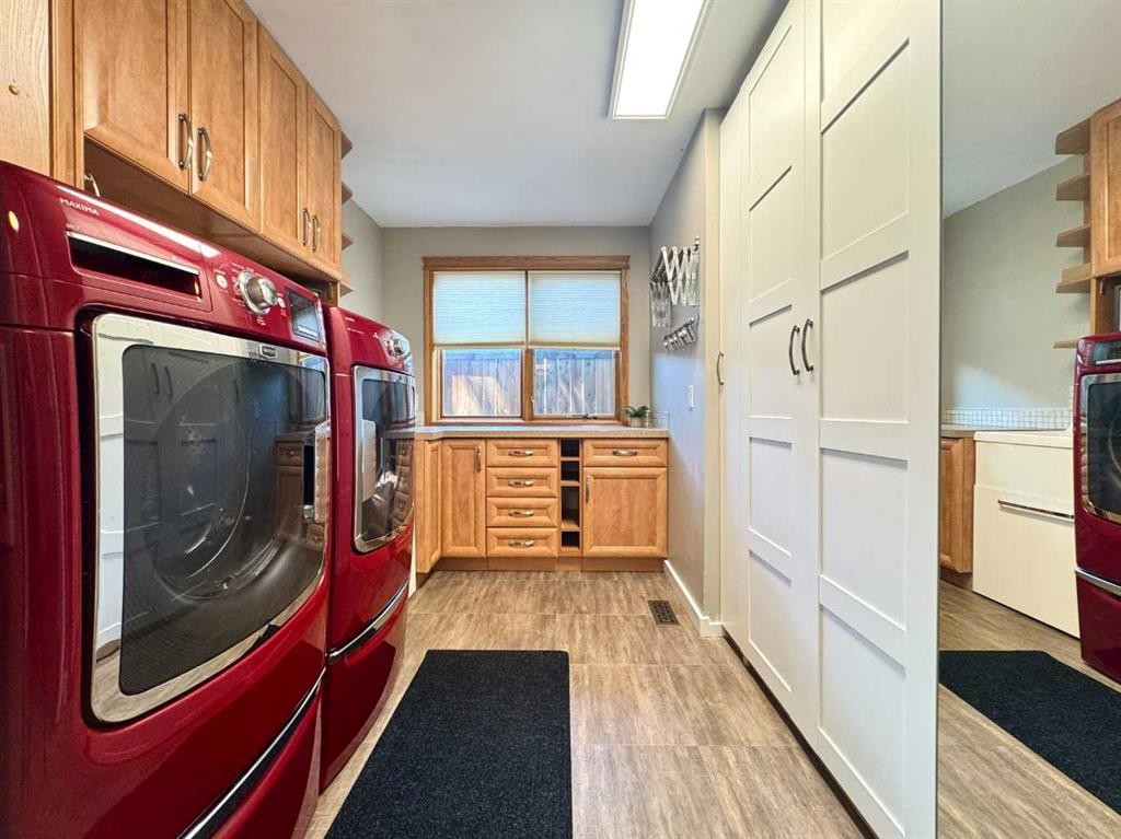 









2302


14

Avenue South,
Lethbridge,




AB
T1K 0V5

