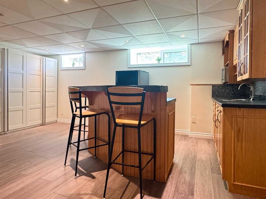 









2302


14

Avenue South,
Lethbridge,




AB
T1K 0V5

