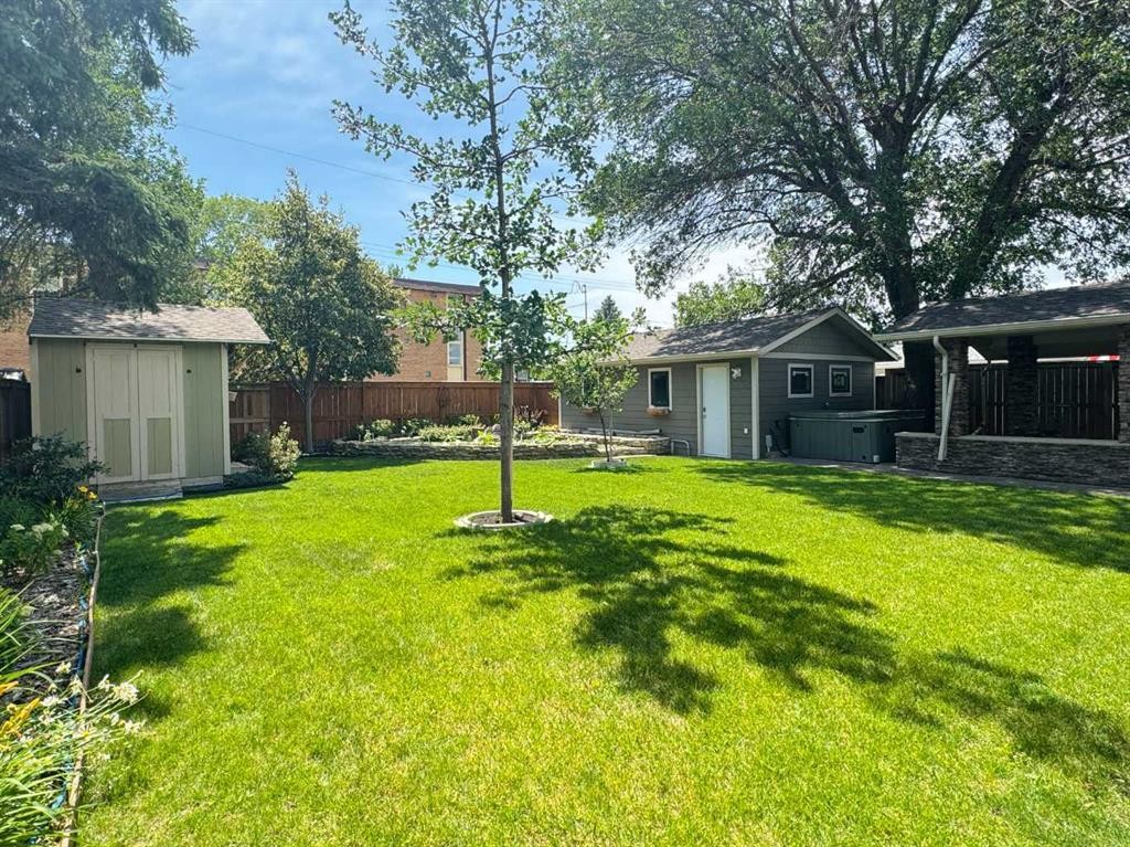 









2302


14

Avenue South,
Lethbridge,




AB
T1K 0V5

