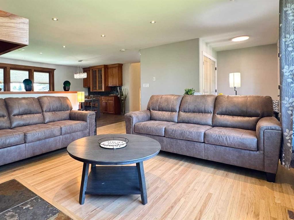 









2302


14

Avenue South,
Lethbridge,




AB
T1K 0V5

