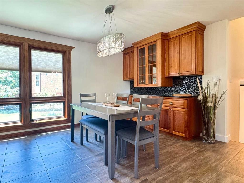 









2302


14

Avenue South,
Lethbridge,




AB
T1K 0V5

