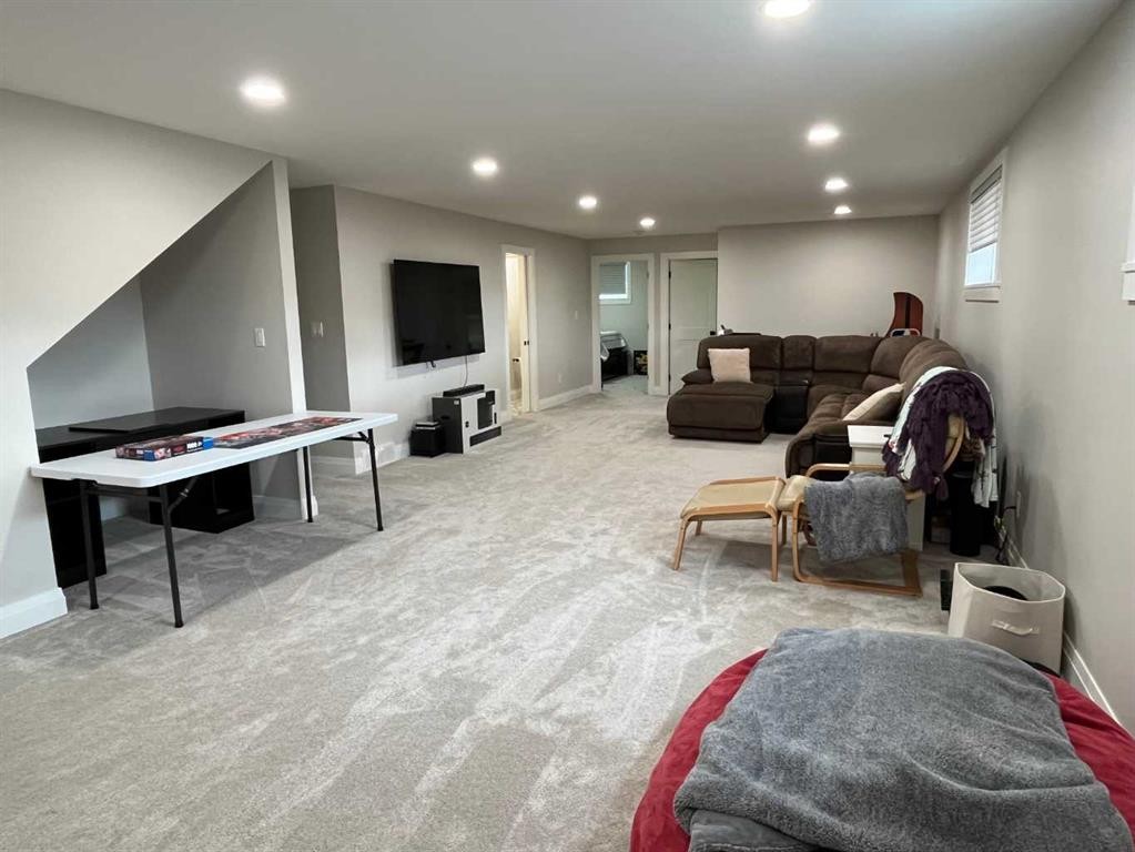 









340


Church

Avenue,
Raymond,




AB
T0K 2S0

