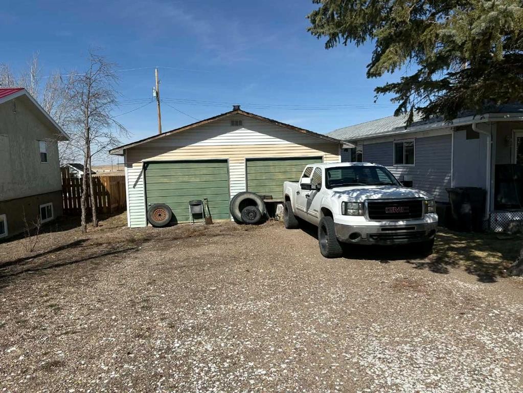 









405


1

Avenue,
Coutts,




AB
T0K 0N0

