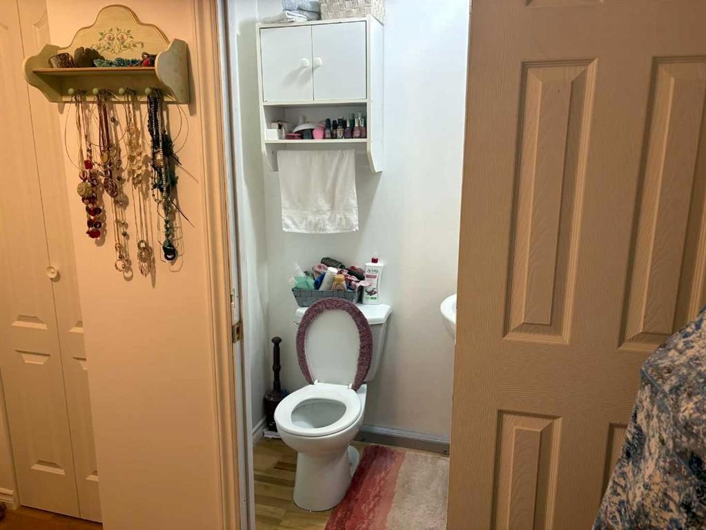 









405


1

Avenue,
Coutts,




AB
T0K 0N0

