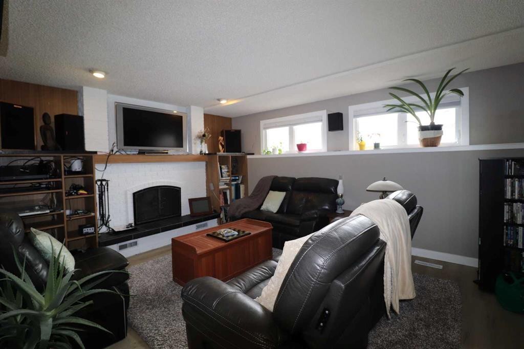 









4209


22

Avenue South,
Lethbridge,




AB
T1K 4Y3

