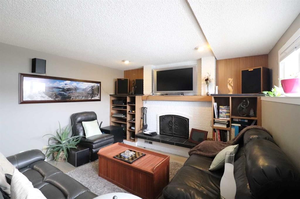 









4209


22

Avenue South,
Lethbridge,




AB
T1K 4Y3

