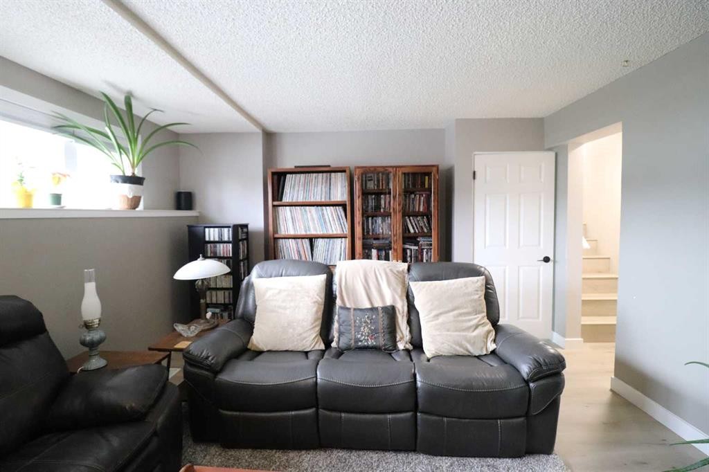 









4209


22

Avenue South,
Lethbridge,




AB
T1K 4Y3

