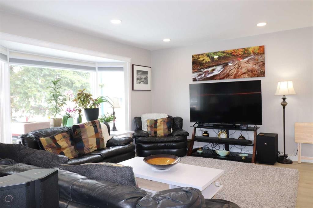 









4209


22

Avenue South,
Lethbridge,




AB
T1K 4Y3

