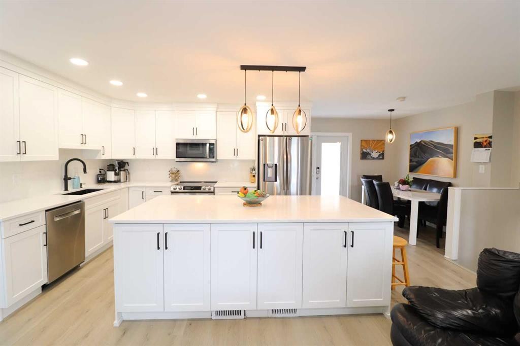 









4209


22

Avenue South,
Lethbridge,




AB
T1K 4Y3

