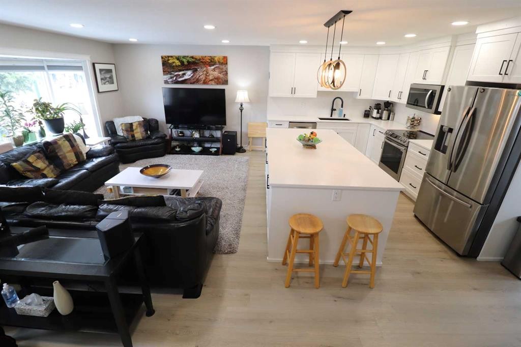 









4209


22

Avenue South,
Lethbridge,




AB
T1K 4Y3

