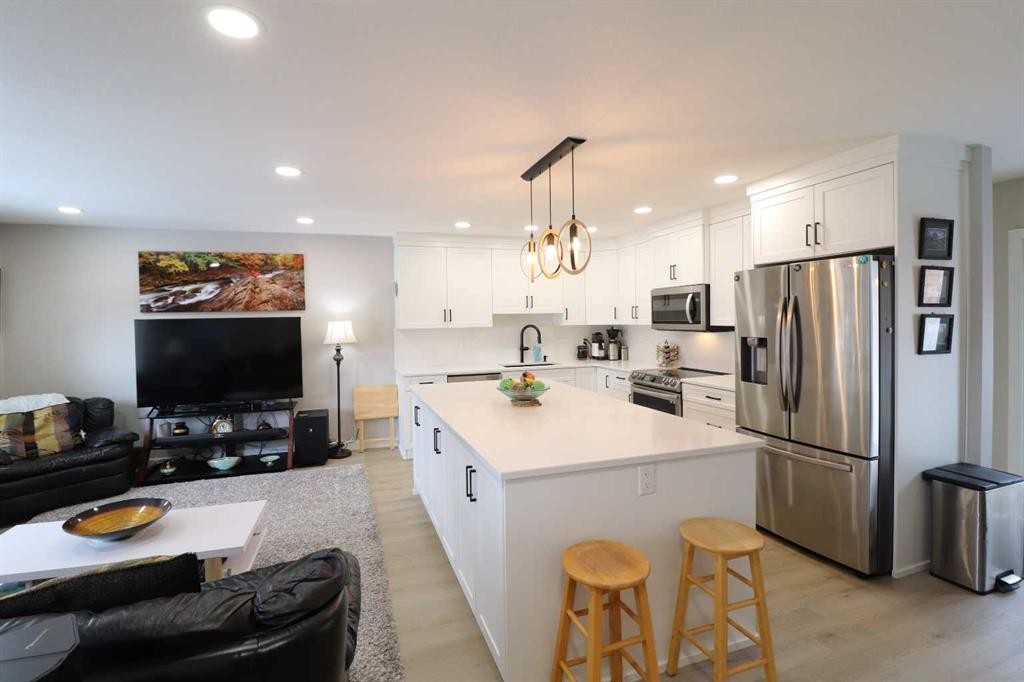 









4209


22

Avenue South,
Lethbridge,




AB
T1K 4Y3

