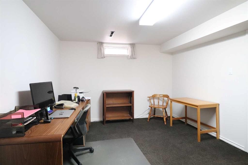









1723


Lakemount

Boulevard South,
Lethbridge,




AB
T1K 3K5


