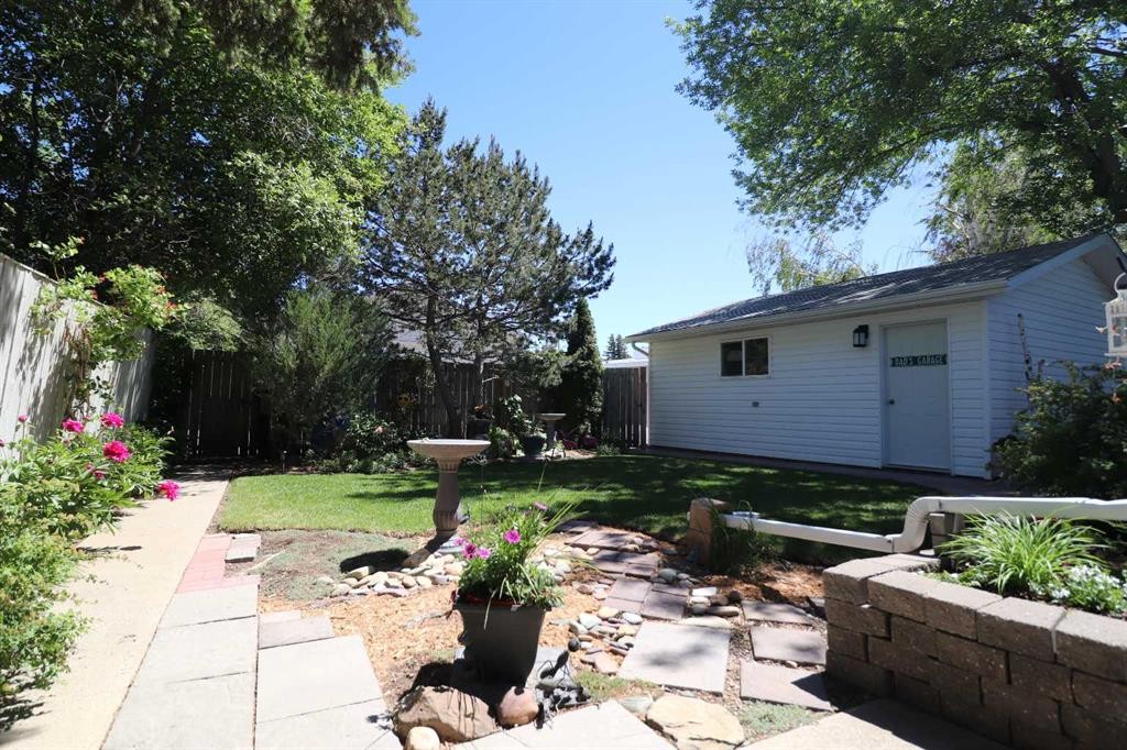 









1723


Lakemount

Boulevard South,
Lethbridge,




AB
T1K 3K5

