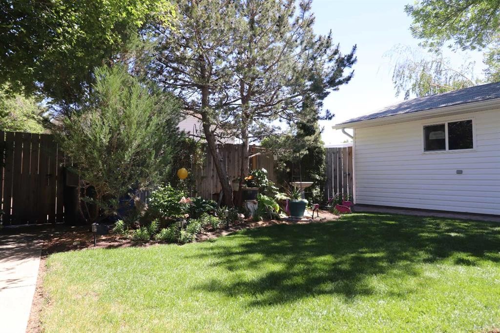 









1723


Lakemount

Boulevard South,
Lethbridge,




AB
T1K 3K5

