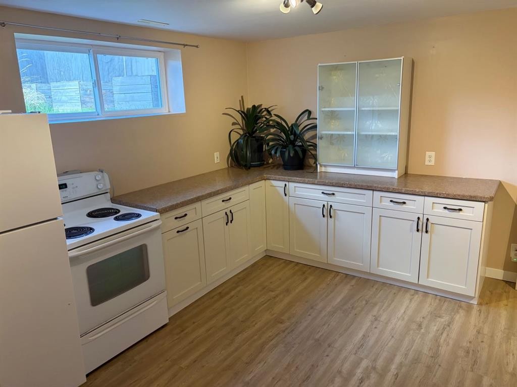 









43


Riverwood

Manor West,
Lethbridge,




AB
T1k 7X3

