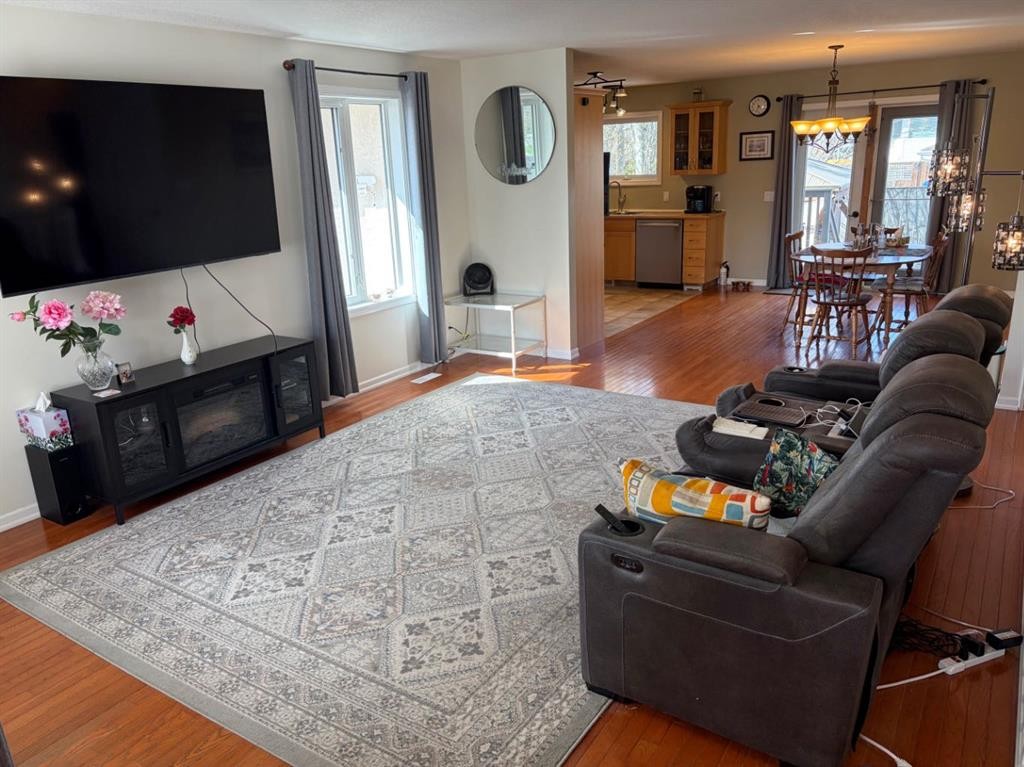









43


Riverwood

Manor West,
Lethbridge,




AB
T1k 7X3

