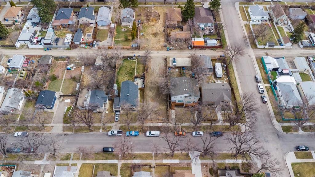 









809


12 B Street North

,
Lethbridge,







AB
T1H 2M1

