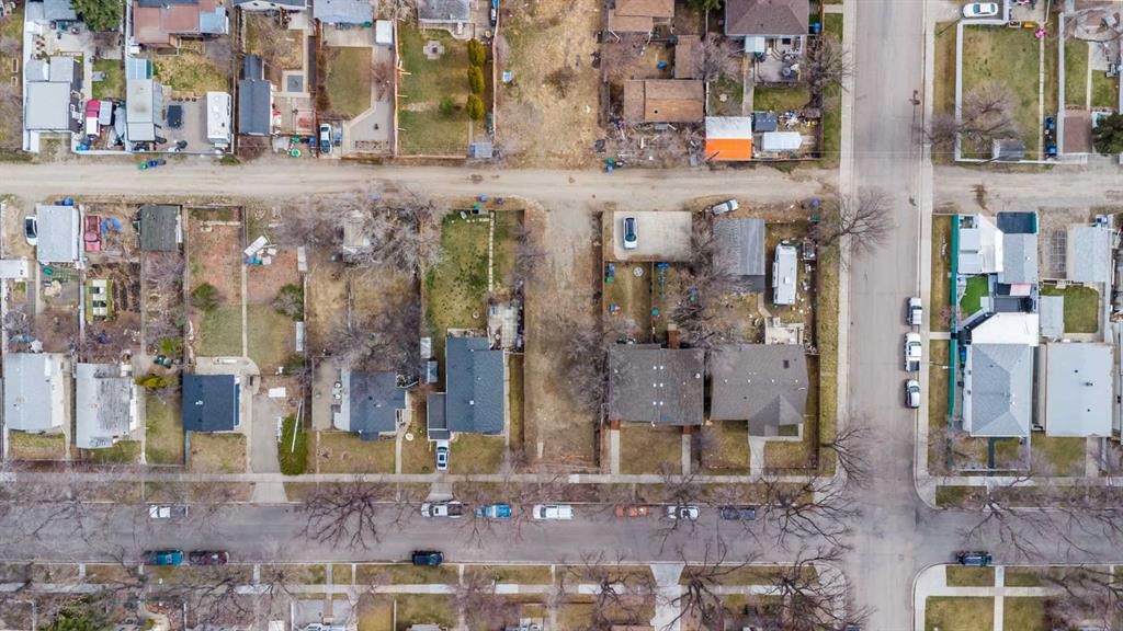 









809


12 B Street North

,
Lethbridge,







AB
T1H 2M1

