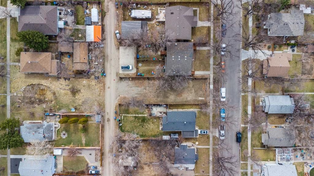 









809


12 B Street North

,
Lethbridge,







AB
T1H 2M1

