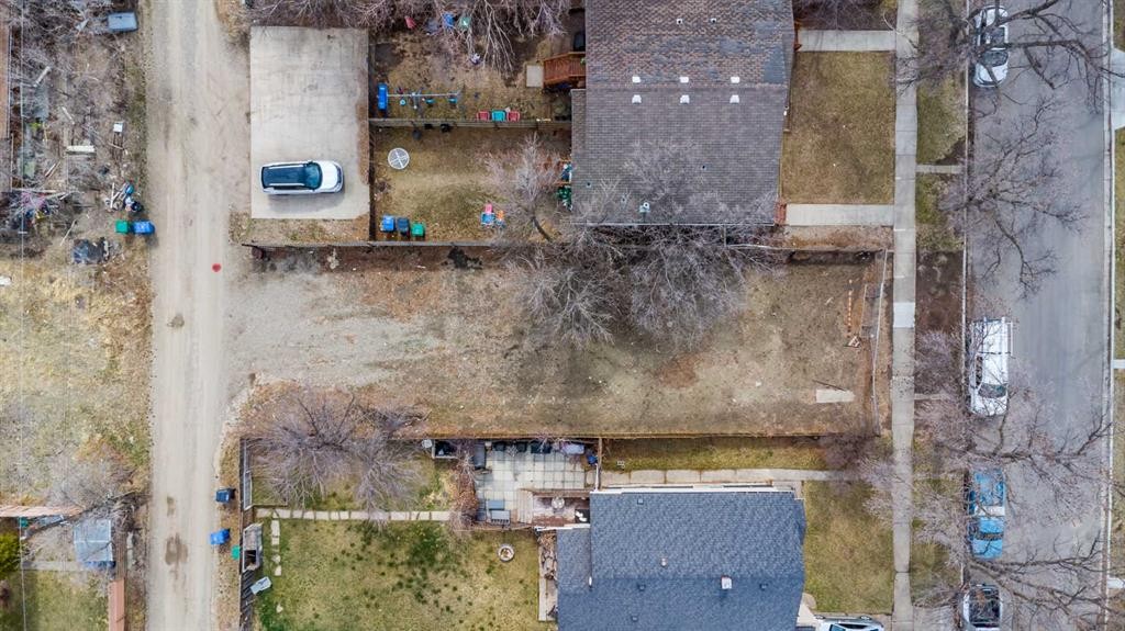 









809


12 B Street North

,
Lethbridge,







AB
T1H 2M1

