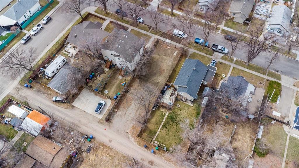 









809


12 B Street North

,
Lethbridge,







AB
T1H 2M1

