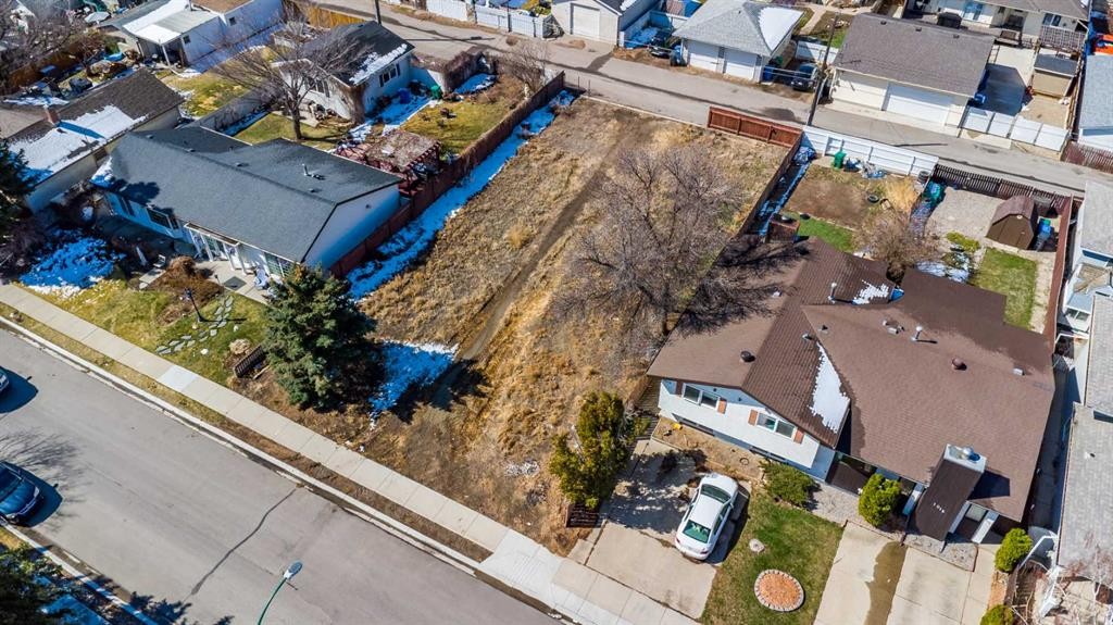 









1008


9 Street North

,
Lethbridge,







AB
T1H 1Z8

