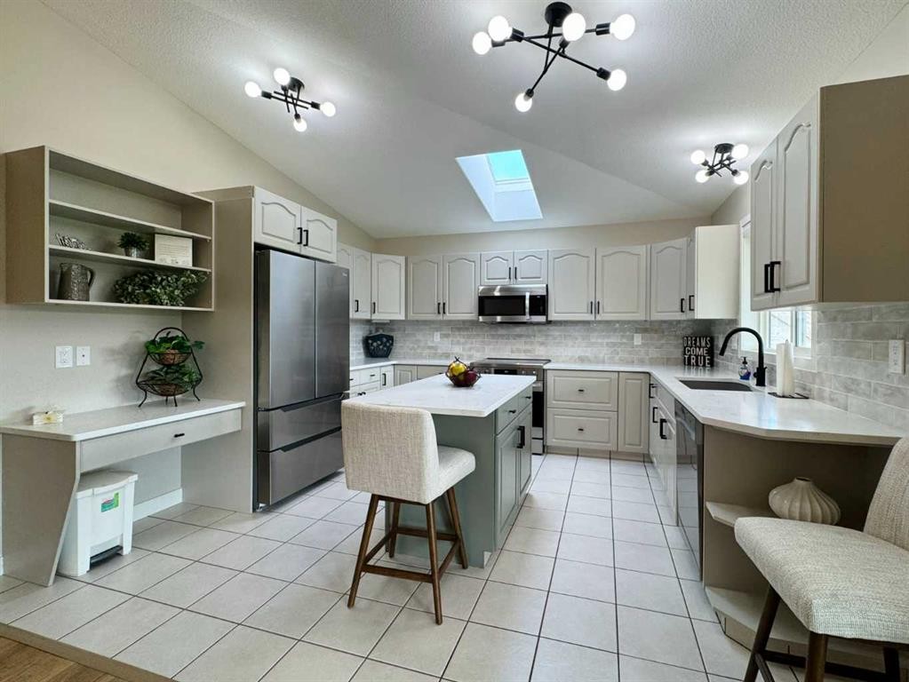 









398


Canyon

Boulevard West, 1,
Lethbridge,




AB
T1K 6V2

