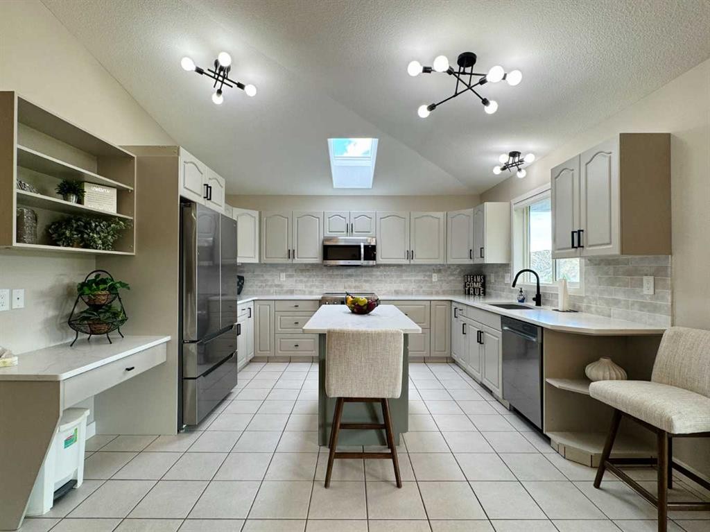 









398


Canyon

Boulevard West, 1,
Lethbridge,




AB
T1K 6V2

