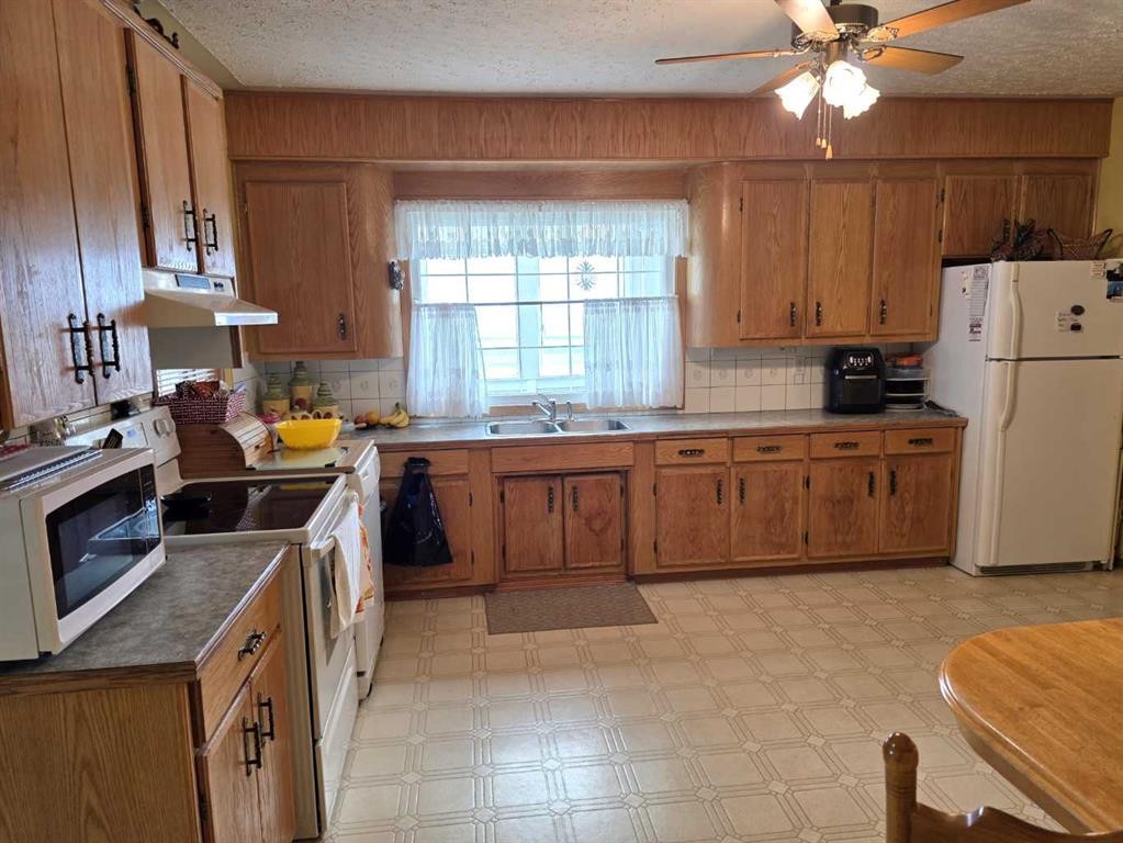 









95070


Range Road 18-3

,
Rural Taber, M.D. of,




AB
T0K 0R0

