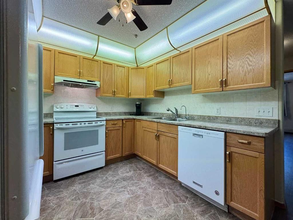









75


1

Avenue South, 208,
Lethbridge,




AB
T1J 4R2

