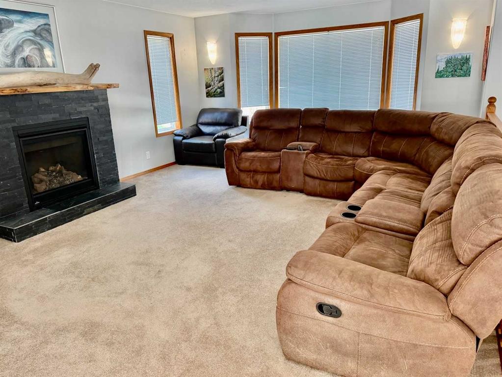 









1726


113

Street,
Blairmore,




AB
T0K 0E0


