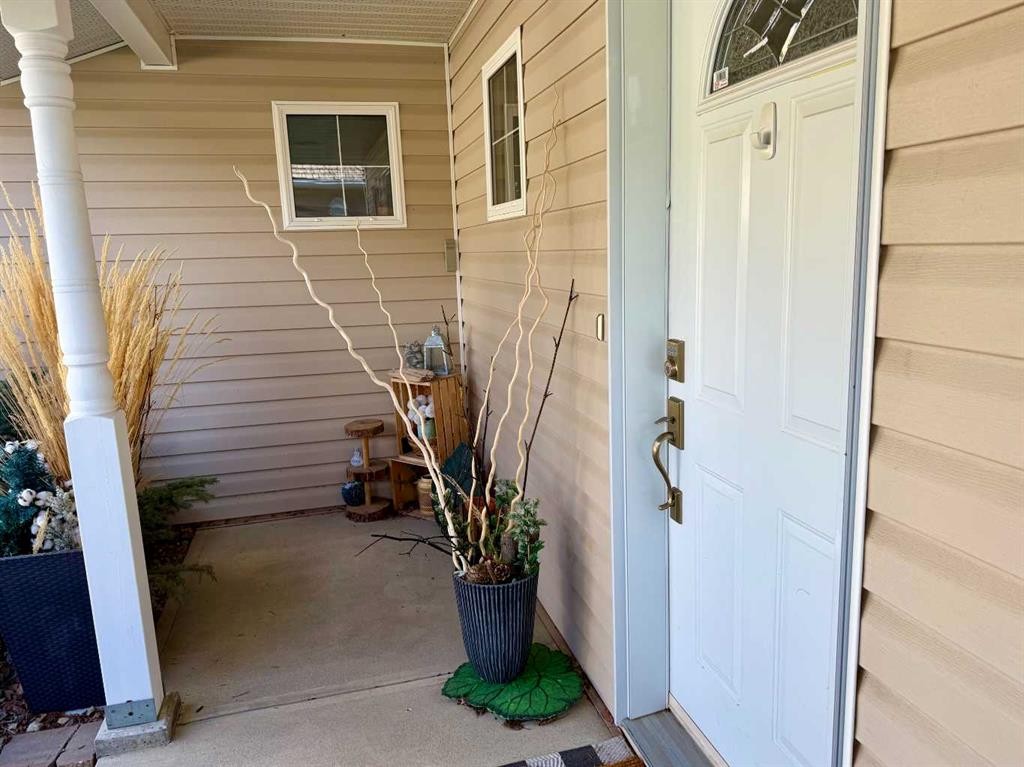 









1726


113

Street,
Blairmore,




AB
T0K 0E0

