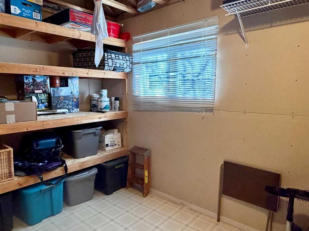









1726


113

Street,
Blairmore,




AB
T0K 0E0

