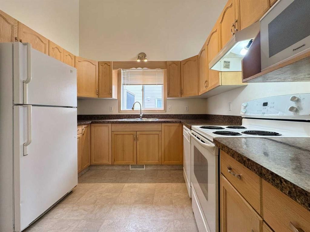 









82


Harvard

Crescent West,
Lethbridge,




AB
T1K 6R4

