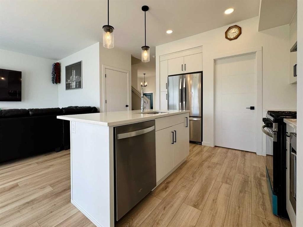 









18


Blackwolf

Pass North,
Lethbridge,




AB
T1H 7H7


