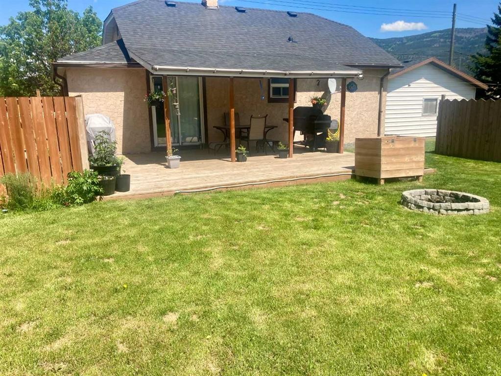 









717


227

Street,
Hillcrest,




AB
T0K 1C0

