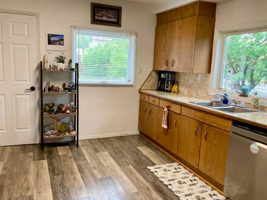 









717


227

Street,
Hillcrest,




AB
T0K 1C0

