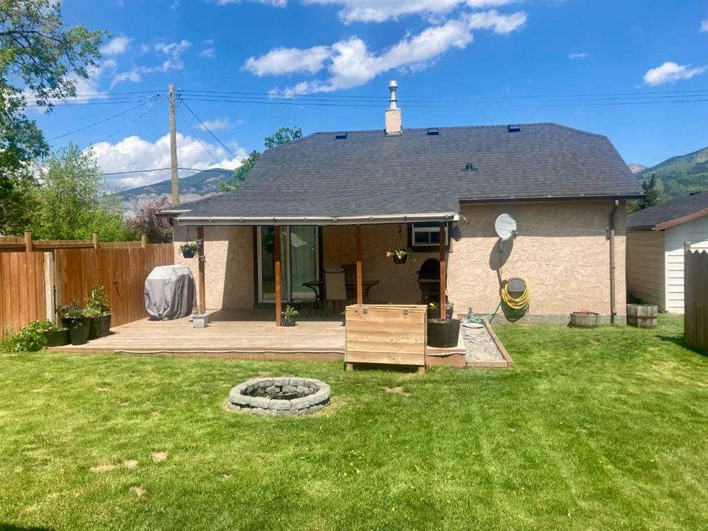 









717


227

Street,
Hillcrest,




AB
T0K 1C0

